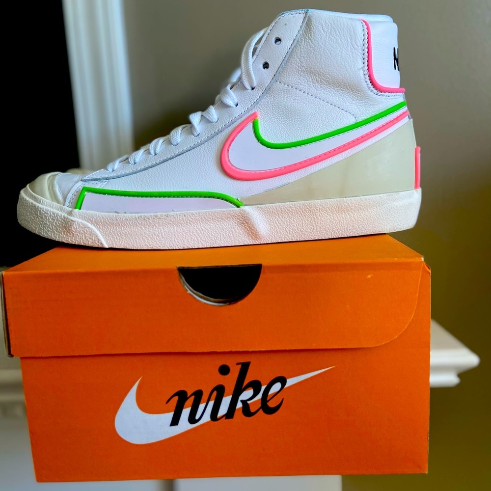 Nike - Women’s Blaze Mid ‘77 Infinite